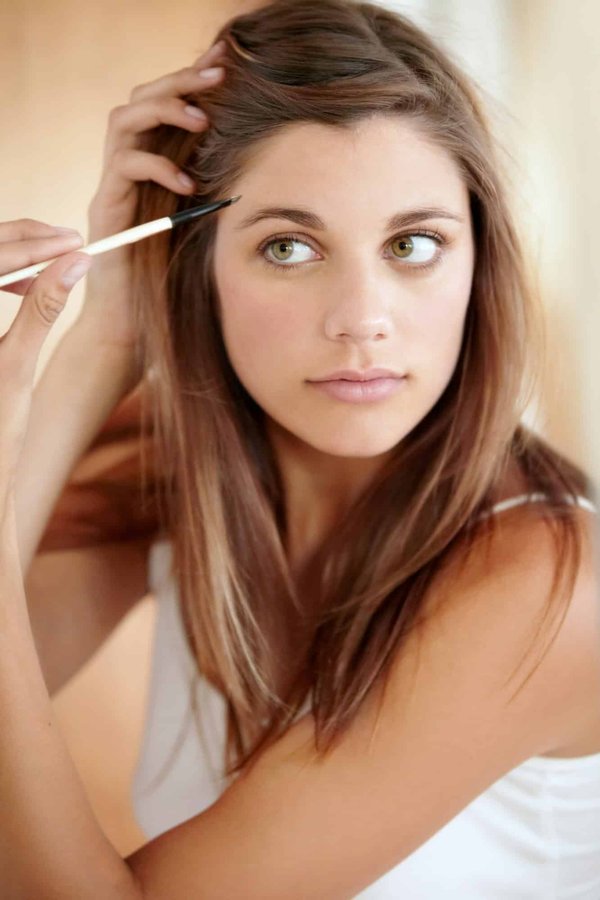 Comment appliquer l'eyeliner liquide pour une forme d'œil en amande ?